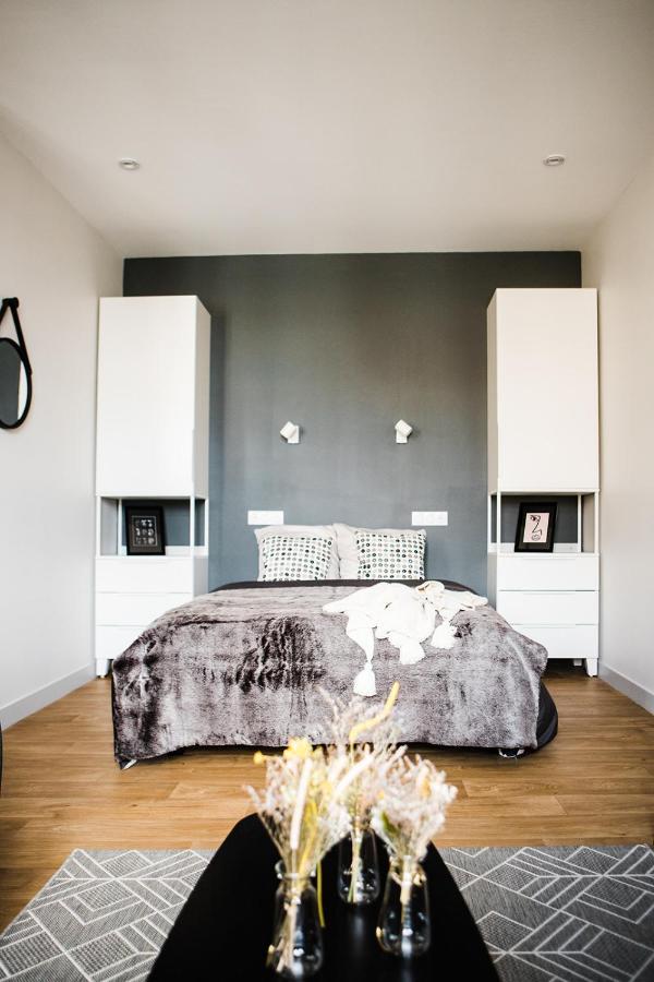 L'Audacieux Studio Lumineux Renove Et Equipe En Centre Ville Fontenay-le-Comte Luaran gambar